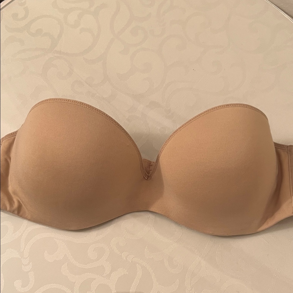 Le Mystere Sculptured Seamless Tan Strapless Bra size 36 B